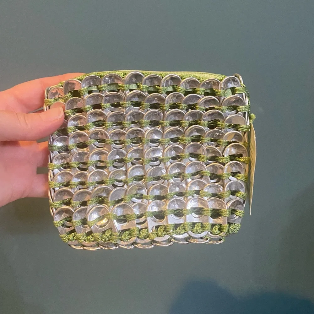 NWT Two’s Company Pop Top Makeup Bag